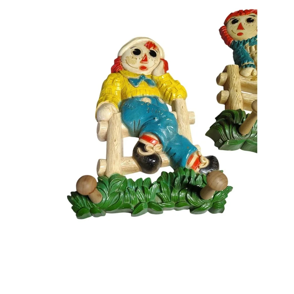 Vintage raggedy Ann & Andy set 1977 wall hooks